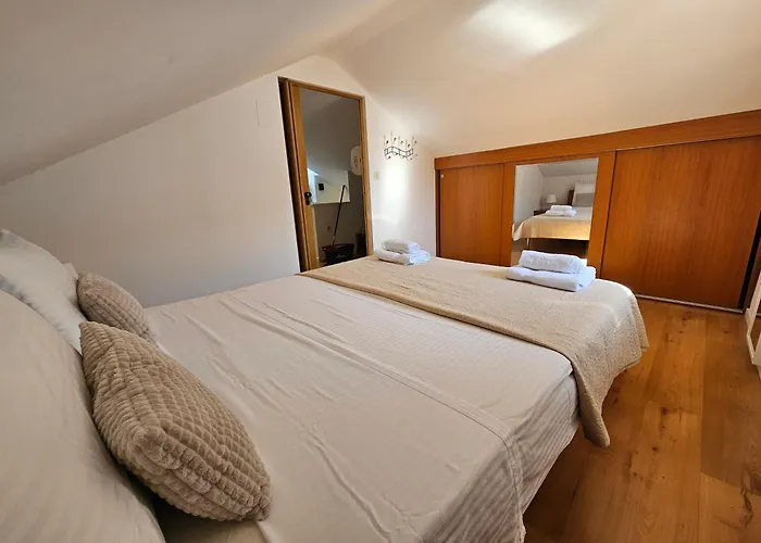 Апартаменты Lovely Attic Apartman-melani Задар