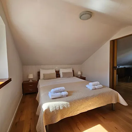 Lovely Attic Apartman-melani Apartment *