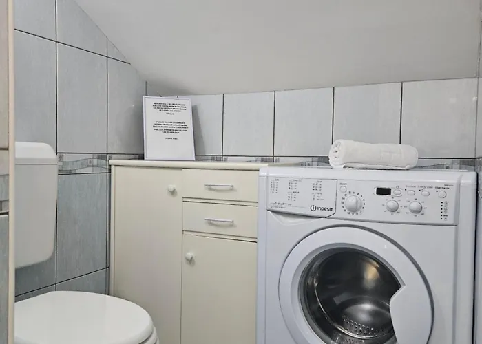 Διαμέρισμα Lovely Attic Apartman-melani