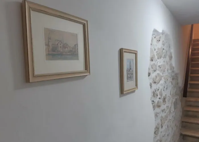 Lovely Attic Apartman-melani